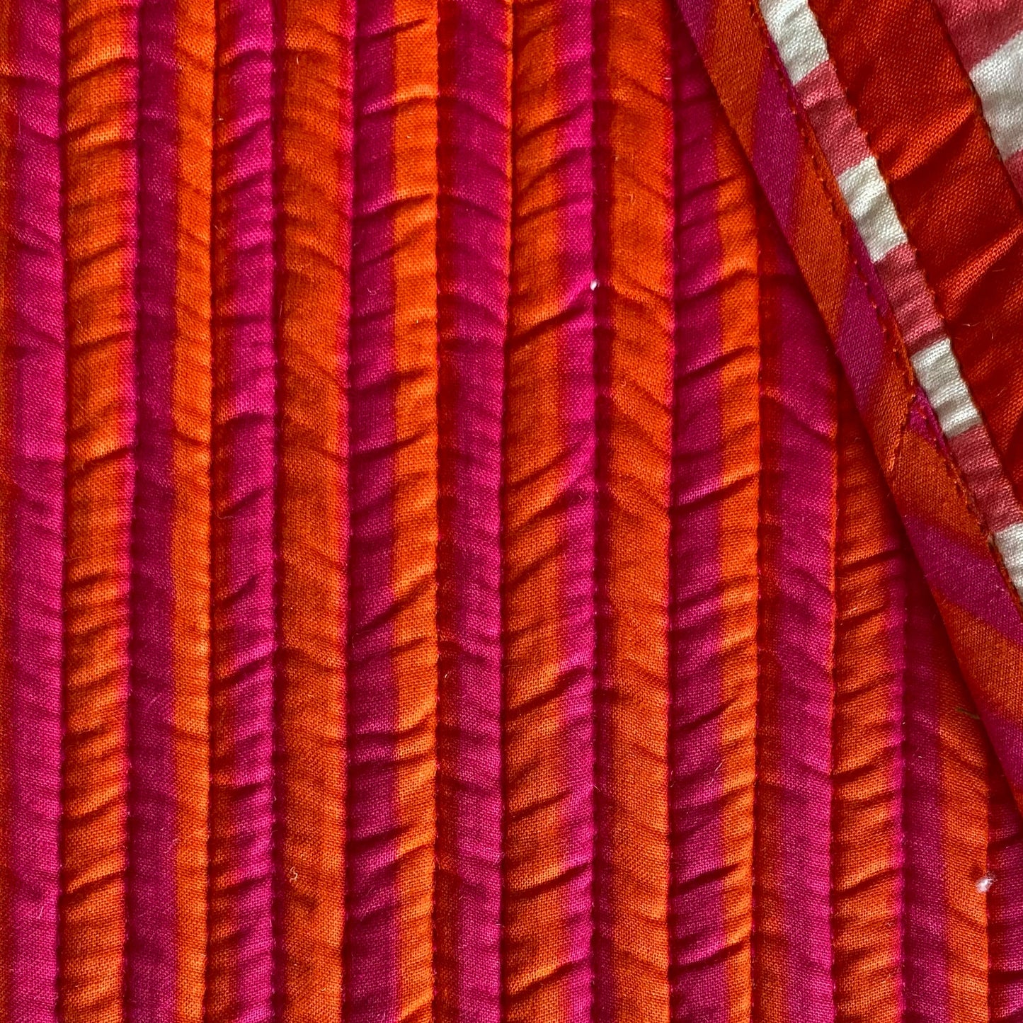 RAYAS Y CUADROS FUCSIA Y NARANJA