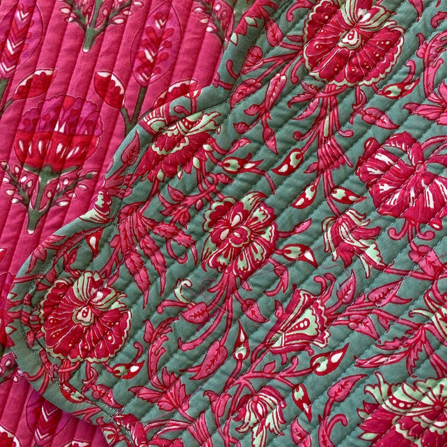 Fucsia turquesa y verde agua