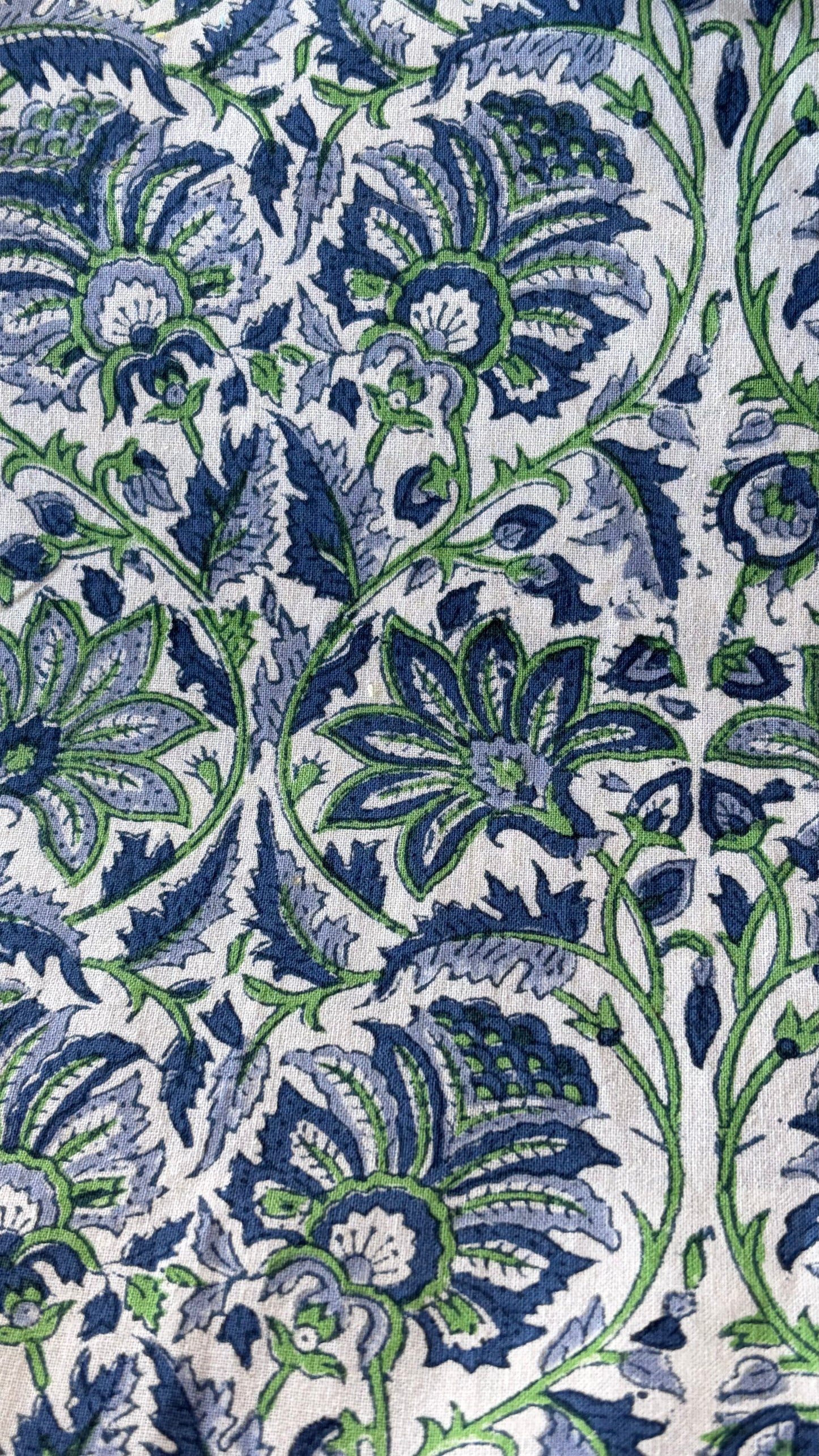 PIÑAS AZULES
