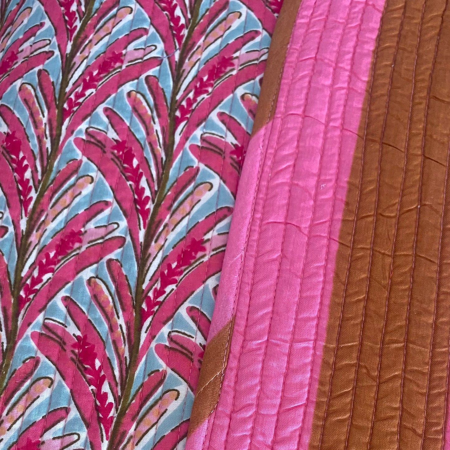 RAYA OCRE Y ROSA  Y PRINT ROSA Y VERDE