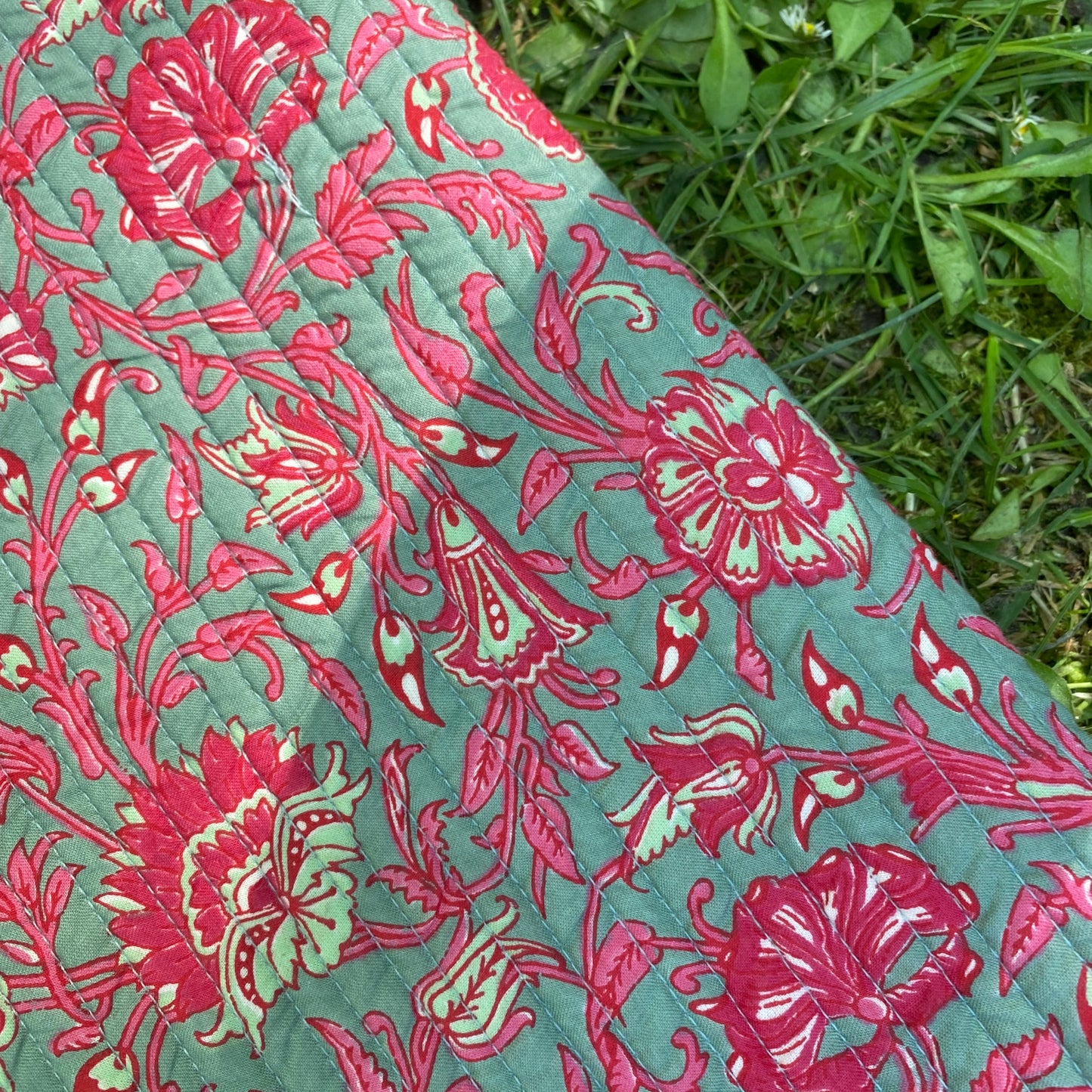 Fucsia turquesa y verde agua