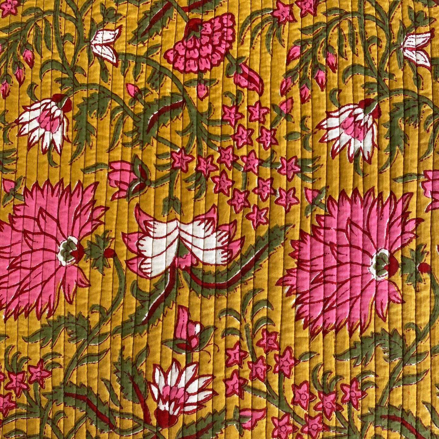 ZIG ZAG CON FLOR FUCSIA Y OCRE